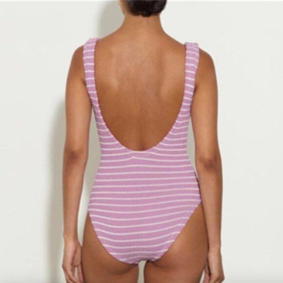 Hunza G Textured Crinkle Scoop Back One Piece Swimsuit Striped Purple Lilac NWT - Picture 2 of 5